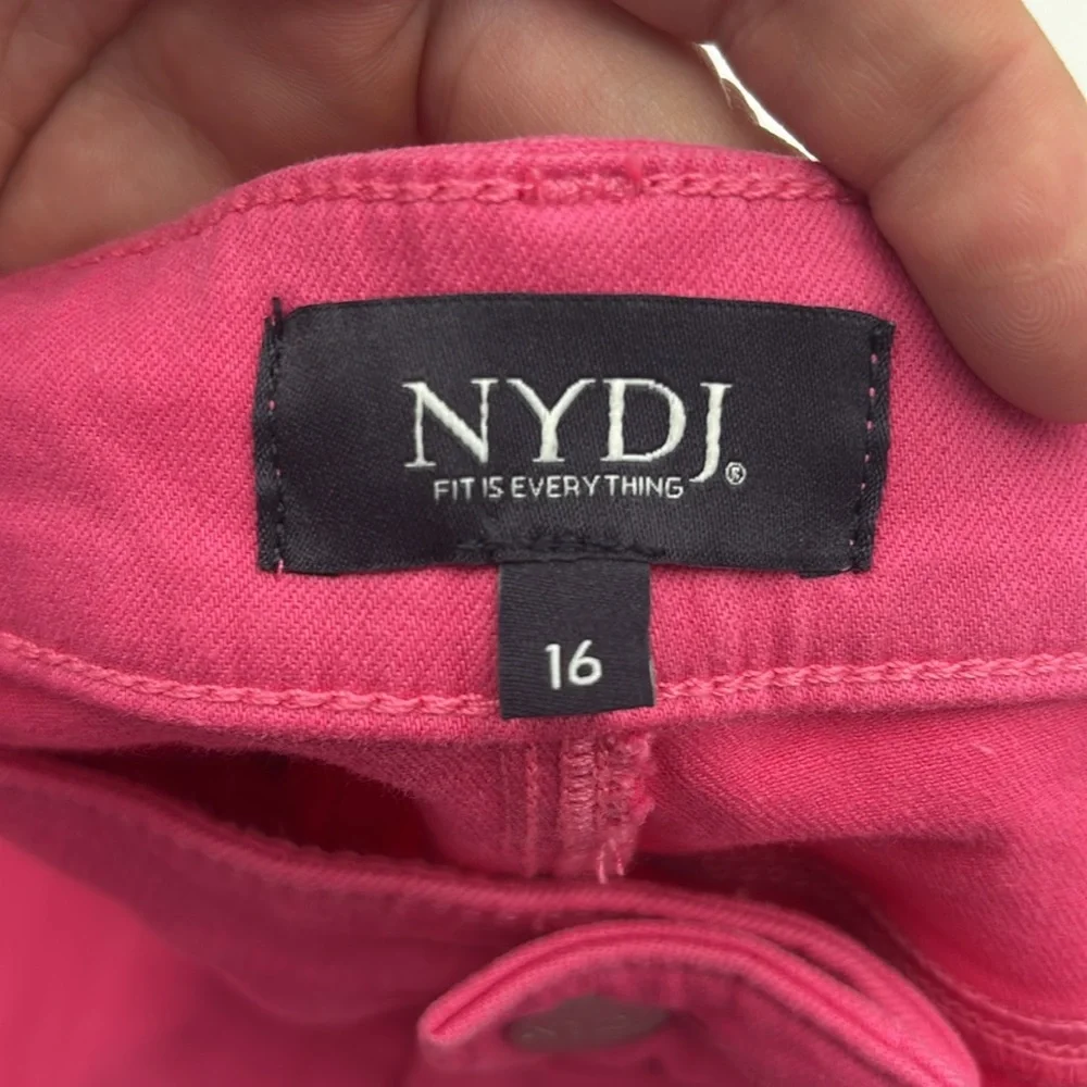 NYDJ Marilyn Straight Lift Crop Xtuck Jean in Pink Peony - Picture 6 of 7